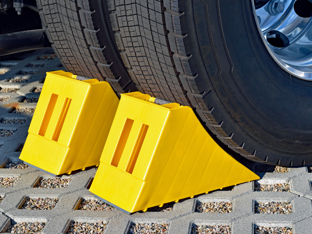 Wheel Chocks, Tow Bars & Heavy-Duty Recovery Gear