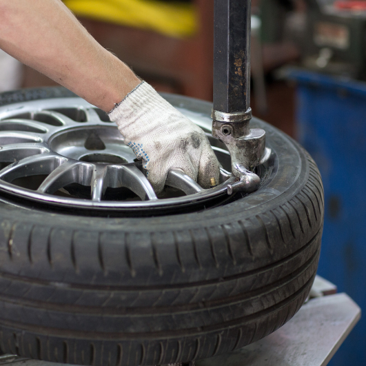 difference between Wheel vs. Tyre explained